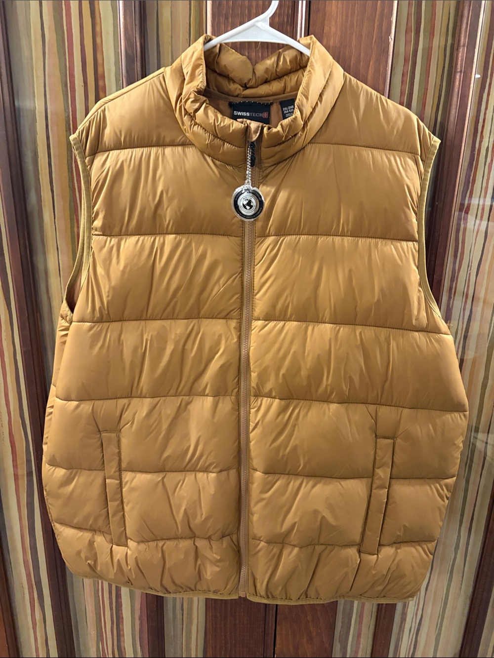 Swiss Tech Men's Mustard Quilted Puffer Vest - Golden Yellow